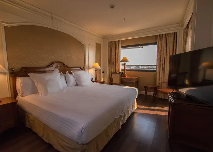 Hotel Sevilla Center