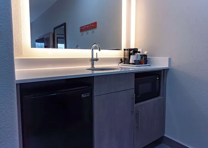 Hampton Inn & Suites Denton