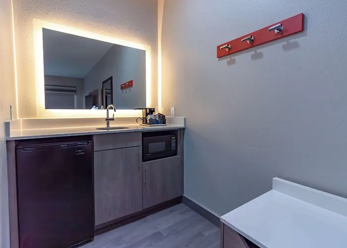Hampton Inn & Suites Denton