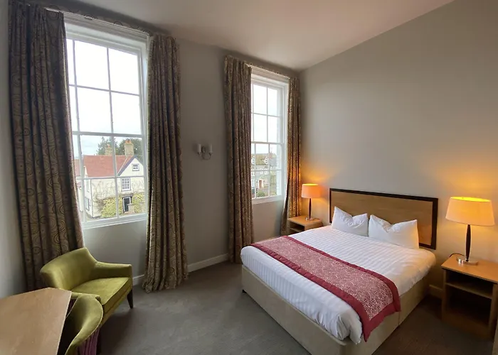 The Riverside House Hotel