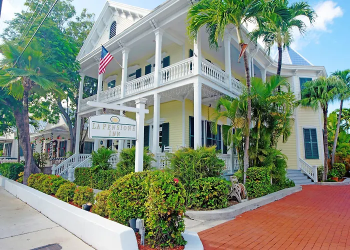 Silver Palms Inn & Historic Homes