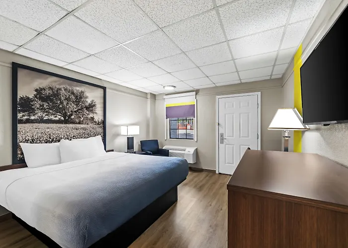Super 8 By Wyndham Fredericksburg