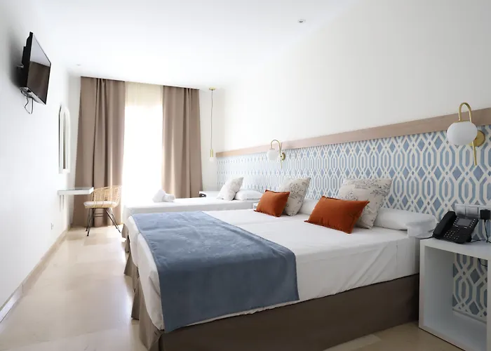 Hotel Oasis Con Parking Incluido