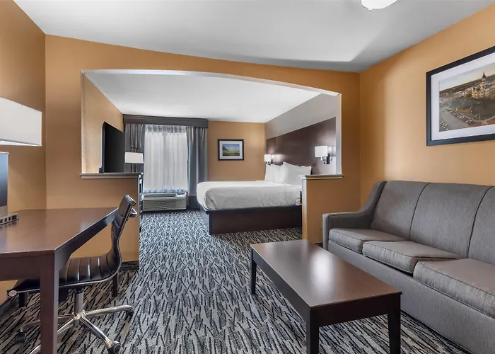 Best Western Plus Denton Inn & Suites