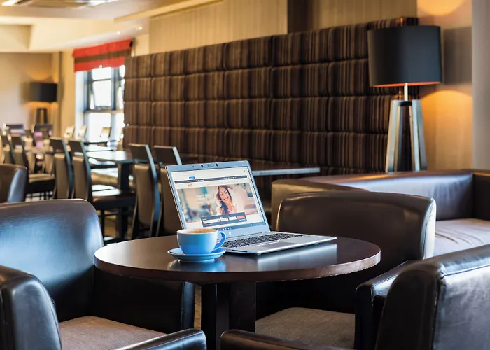 Holiday Inn Express London Luton Airport By Ihg