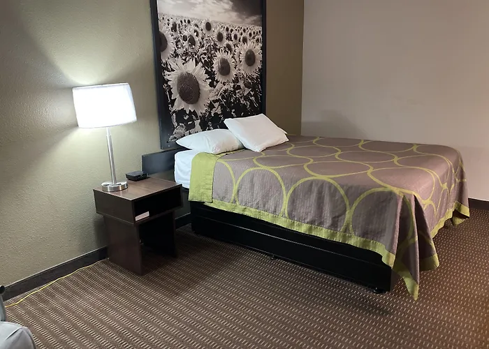 Super 8 By Wyndham Bismarck