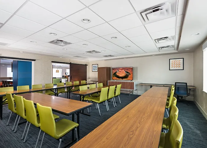 Holiday Inn Express Peoria North - Glendale By Ihg
