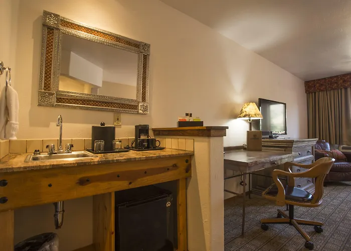Table Mountain Inn