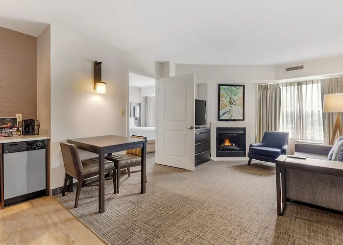 Sonesta Es Suites Fairfax Fair Lakes