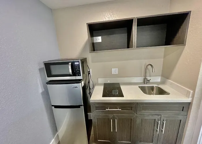 Super 8 By Wyndham Kissimmee-Orlando