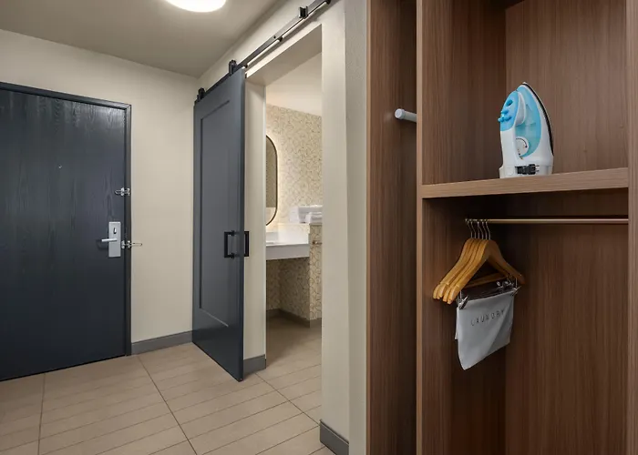 Holiday Inn Ontario By Ihg
