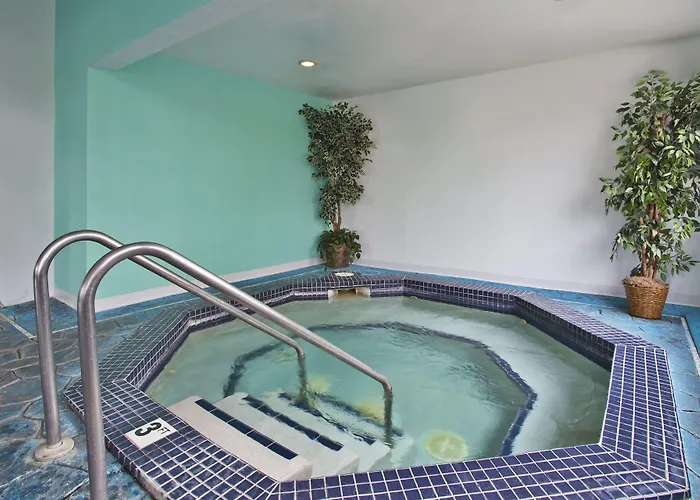 Holiday Inn Express Mackinaw City By Ihg