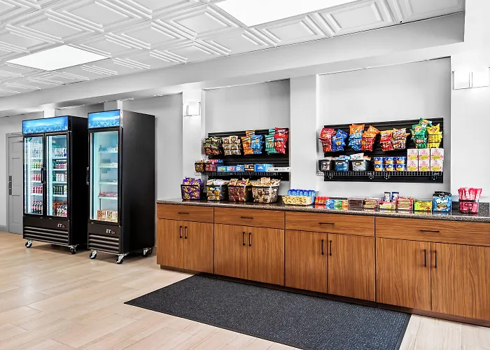 Ramada By Wyndham Cortland Hotel & Conference Center