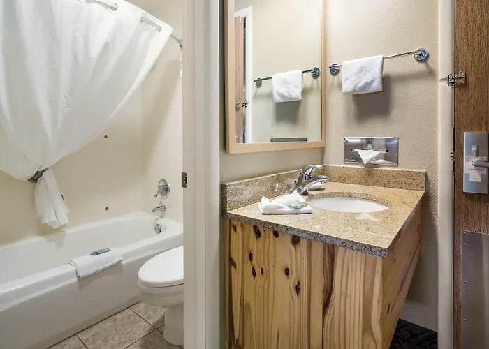Best Western Golden Spike Inn & Suites
