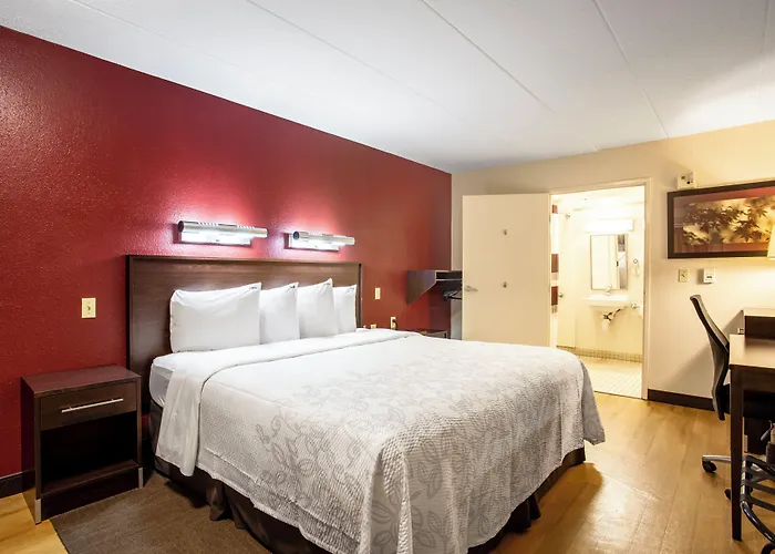 Red Roof Inn Plus + Boston - Framingham