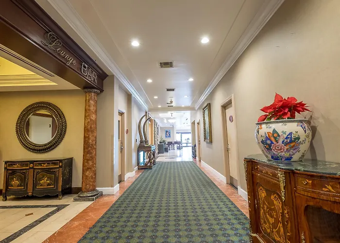 Howard Johnson By Wyndham Fullerton/Anaheim Conference Cntr