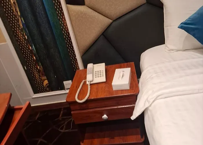 Meral Crown Hotel