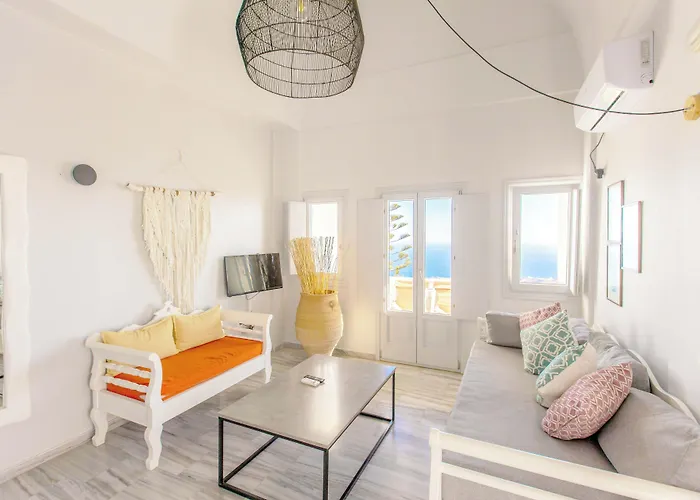 Phaos Santorini Suites