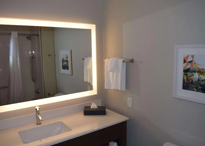 Howard Johnson Hotel - Middletown