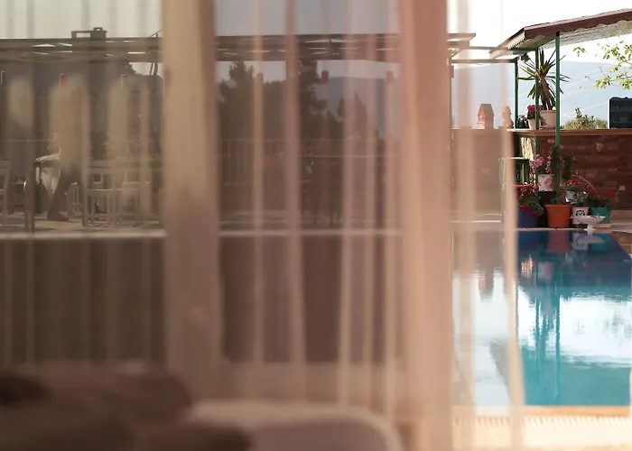 Tunc Hotel