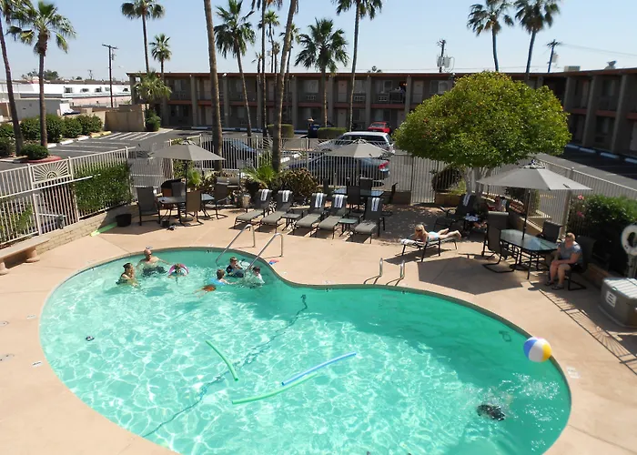 Quality Inn & Suites Phoenix Nw - Sun City