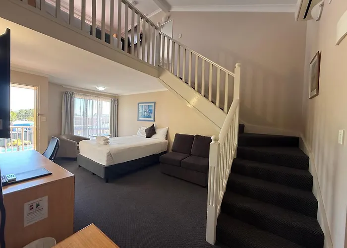 Harbour Sails Motor Inn