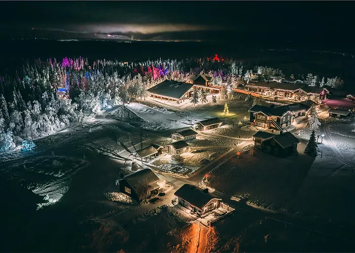 Aurora Pyramid Glass Igloos