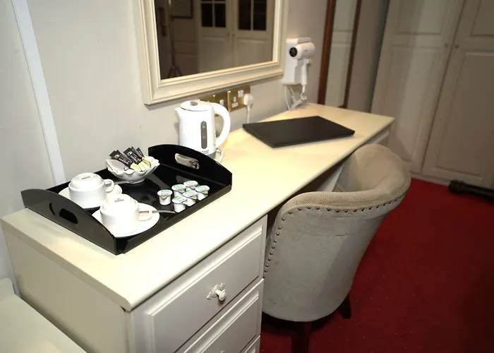 Consort Hotel, Urban Spa & Glamping Pods