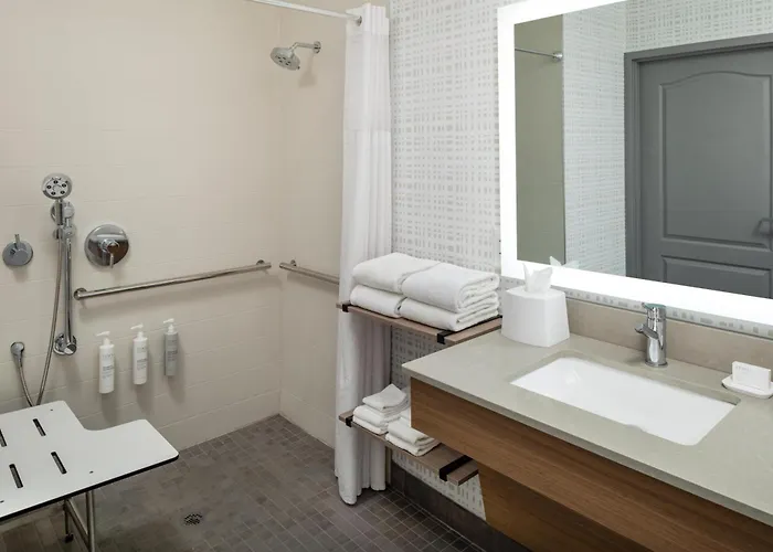Hampton Inn & Suites Jacksonville Deerwood Park