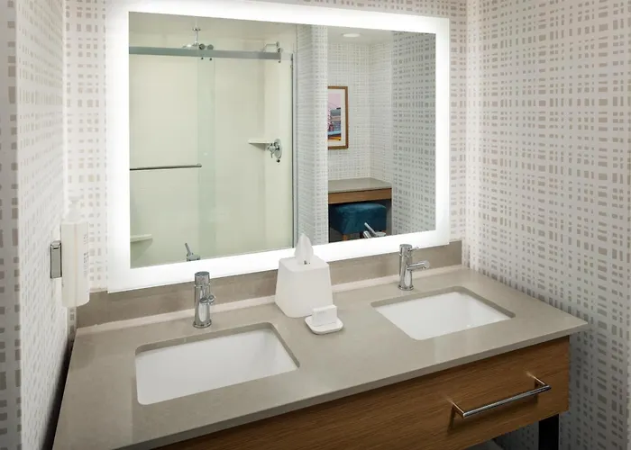 Hampton Inn & Suites Jacksonville Deerwood Park
