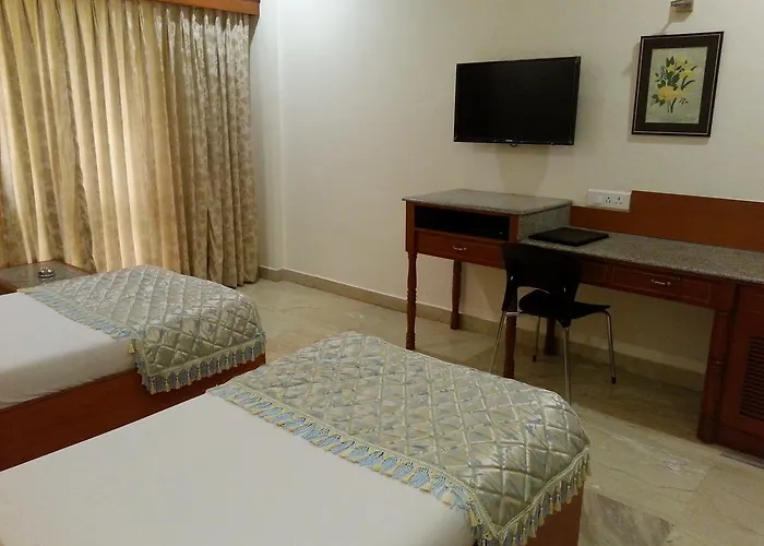 Paramount Inn