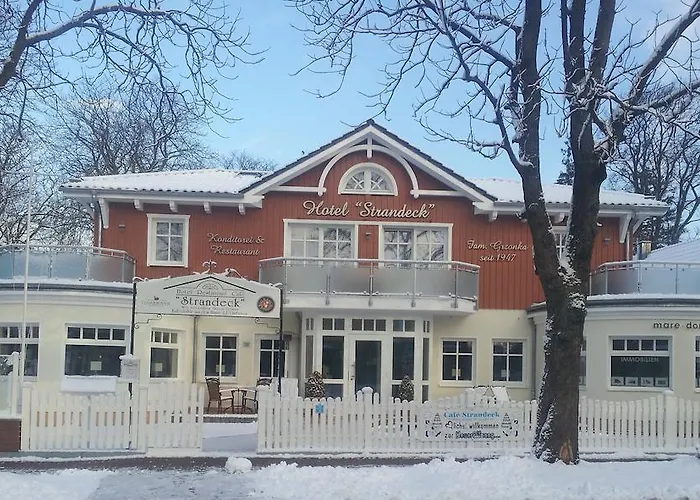 Hotel & Cafe Strandeck