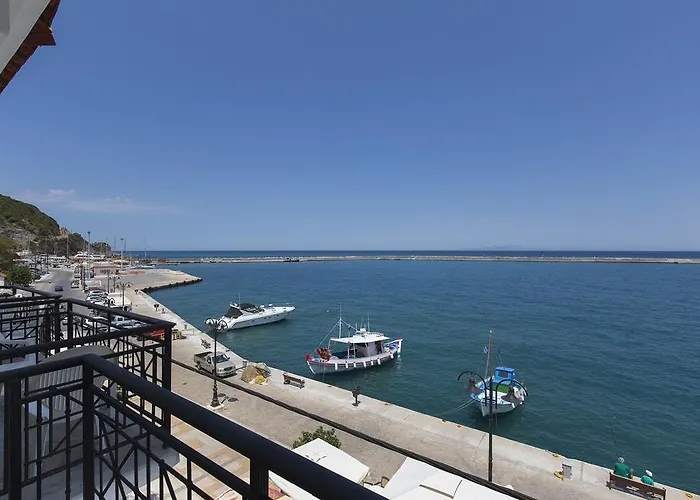 Samaina Port Hotel