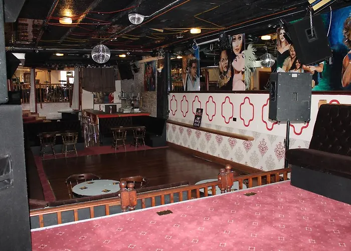 Middlegate Hotel