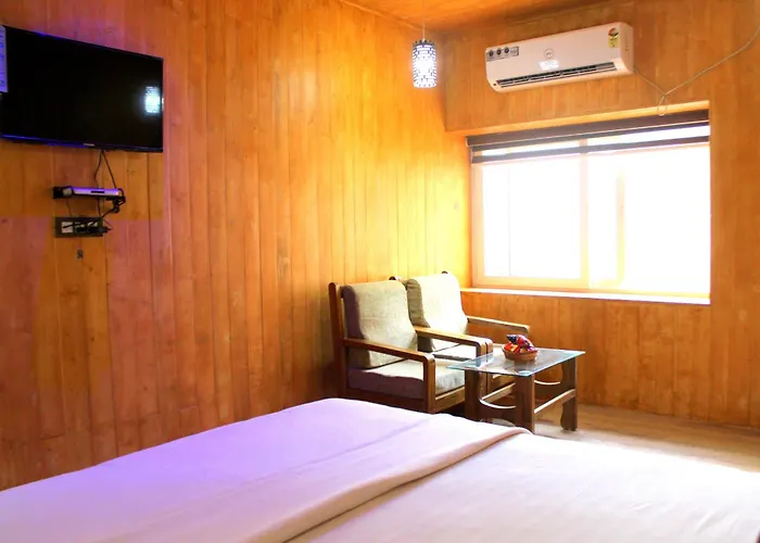 Hotel Toppers Corner