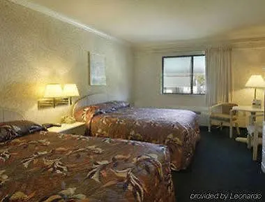 Howard Johnson Inn Tybee Island Savannah Ga