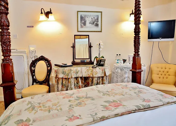 The Inglenook Hotel