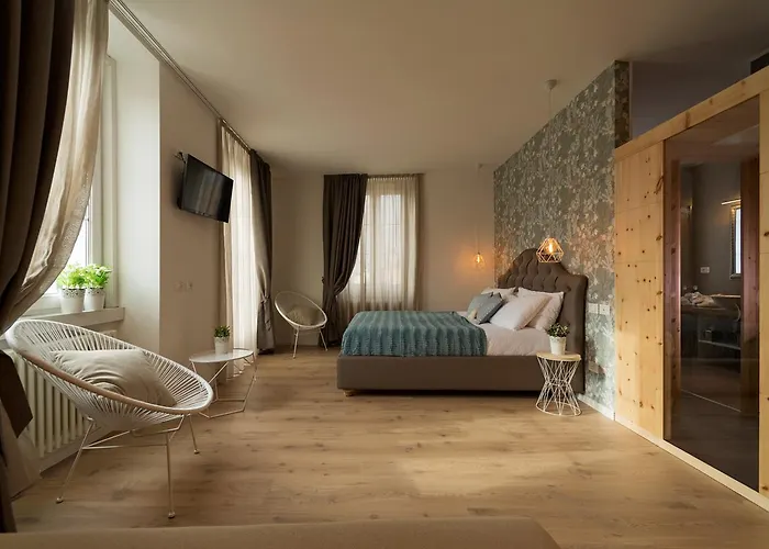 Lainez Rooms & Suites