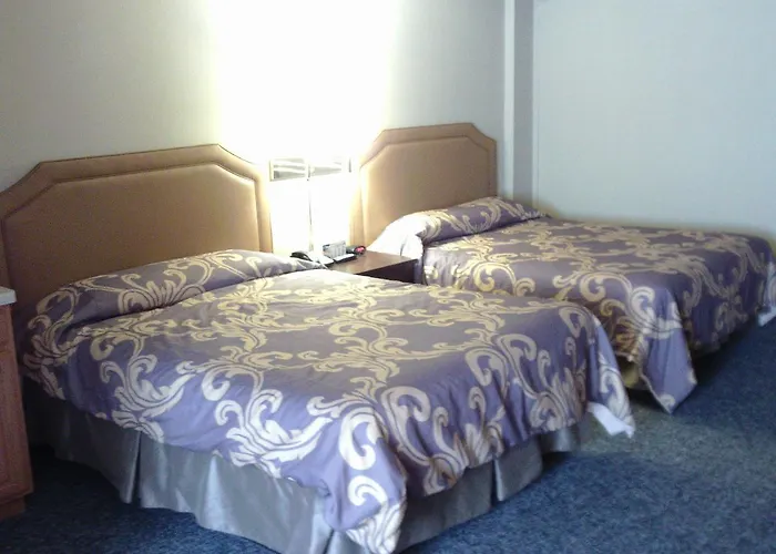 5Th Avenue Inn & Suites