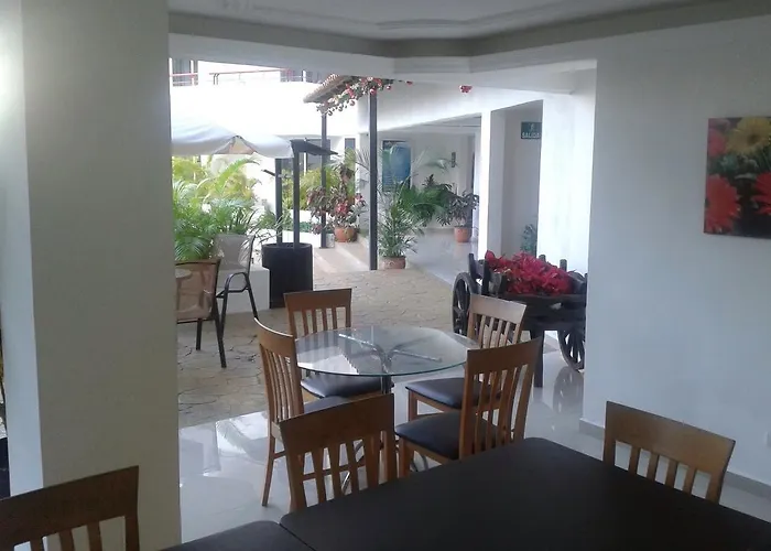 Hotel Colinas Del Sol