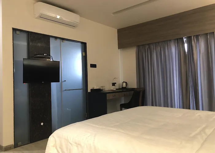 Hotel Sharanam