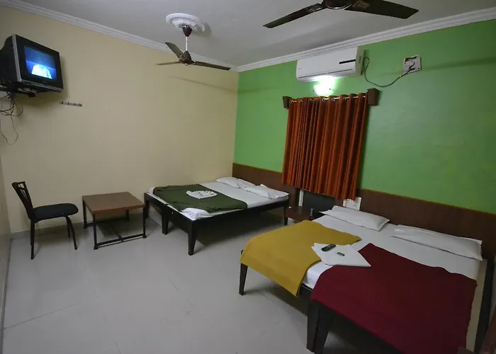 Hotel Madhava