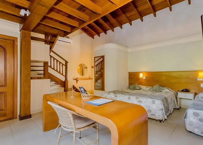 Beach Hotel Cambury