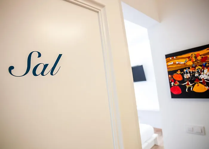 Cheap & Chic Hotel