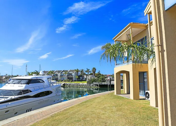 Marina Hotel