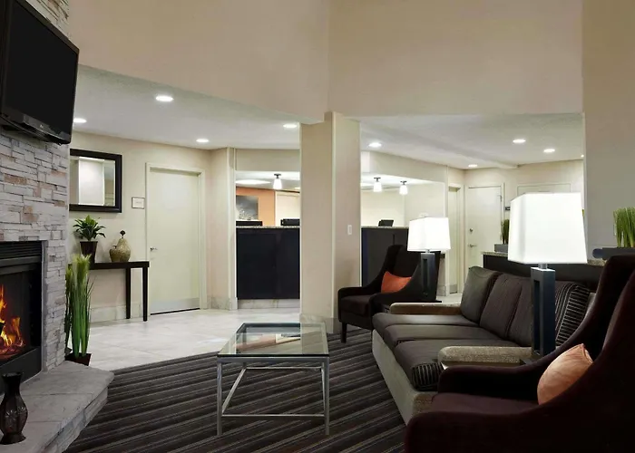 Hawthorn Suites Of Troy