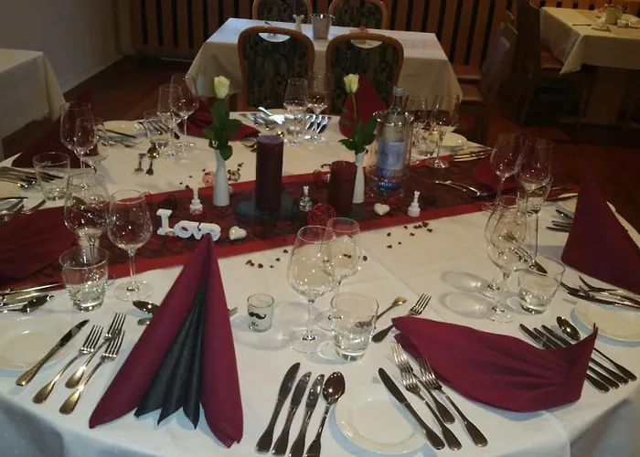 Hosser'S Hotel Restaurant