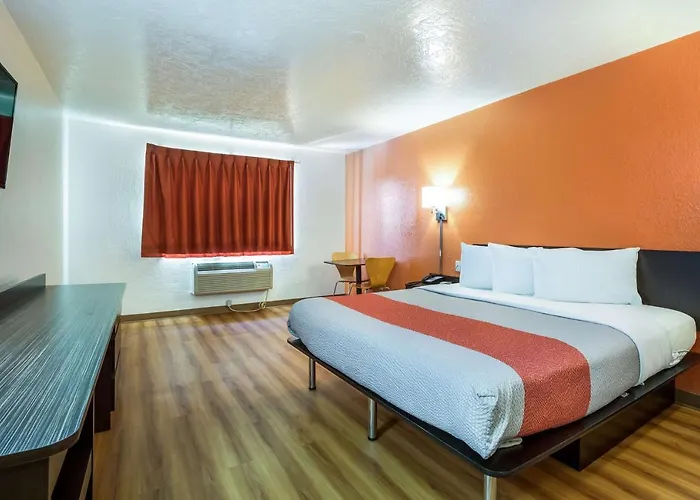 Motel 6 Houston North - Spring