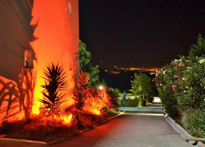 Hilltop Oasis Lisboa Oeiras