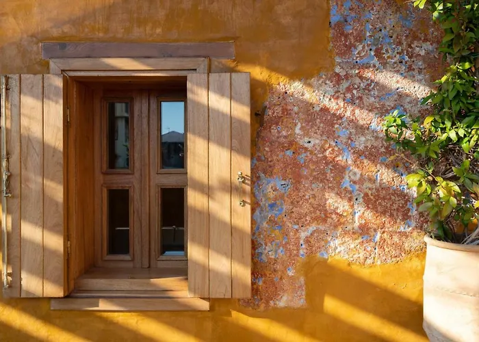 10Gr Boutique Hotel & Wine Bar